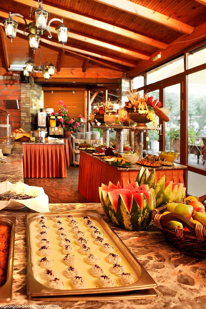 Martha'S Haus Hotel Yerakini
