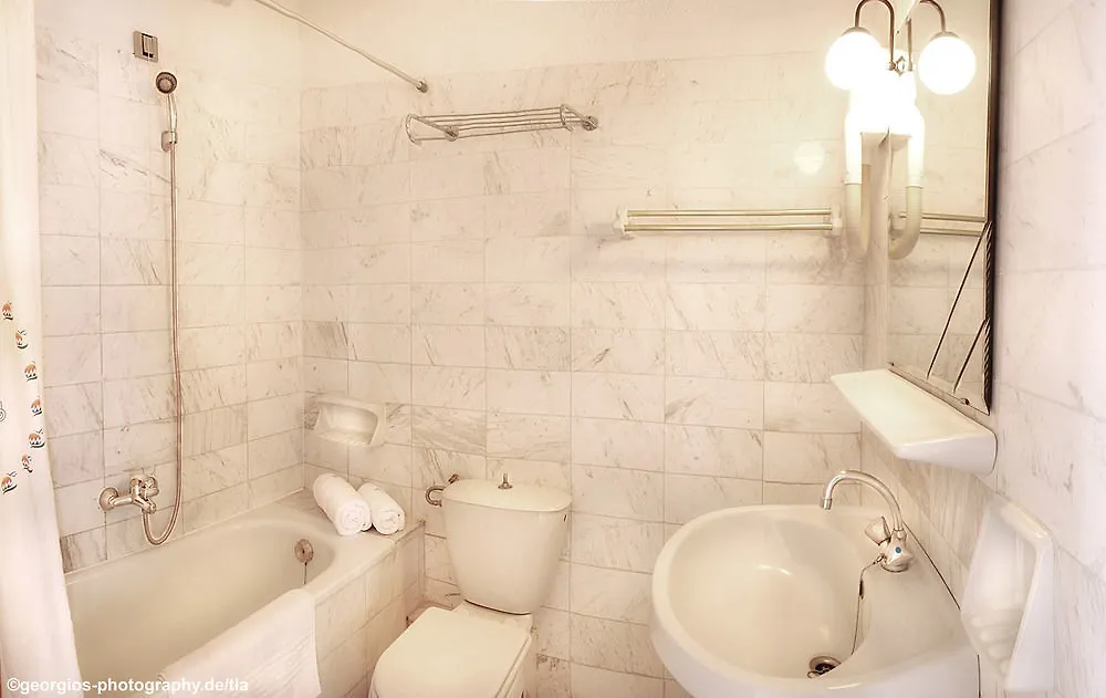 Martha'S Haus Hotel Gerakini