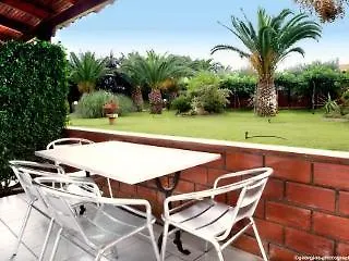 Martha'S Haus Hotel Gerakini